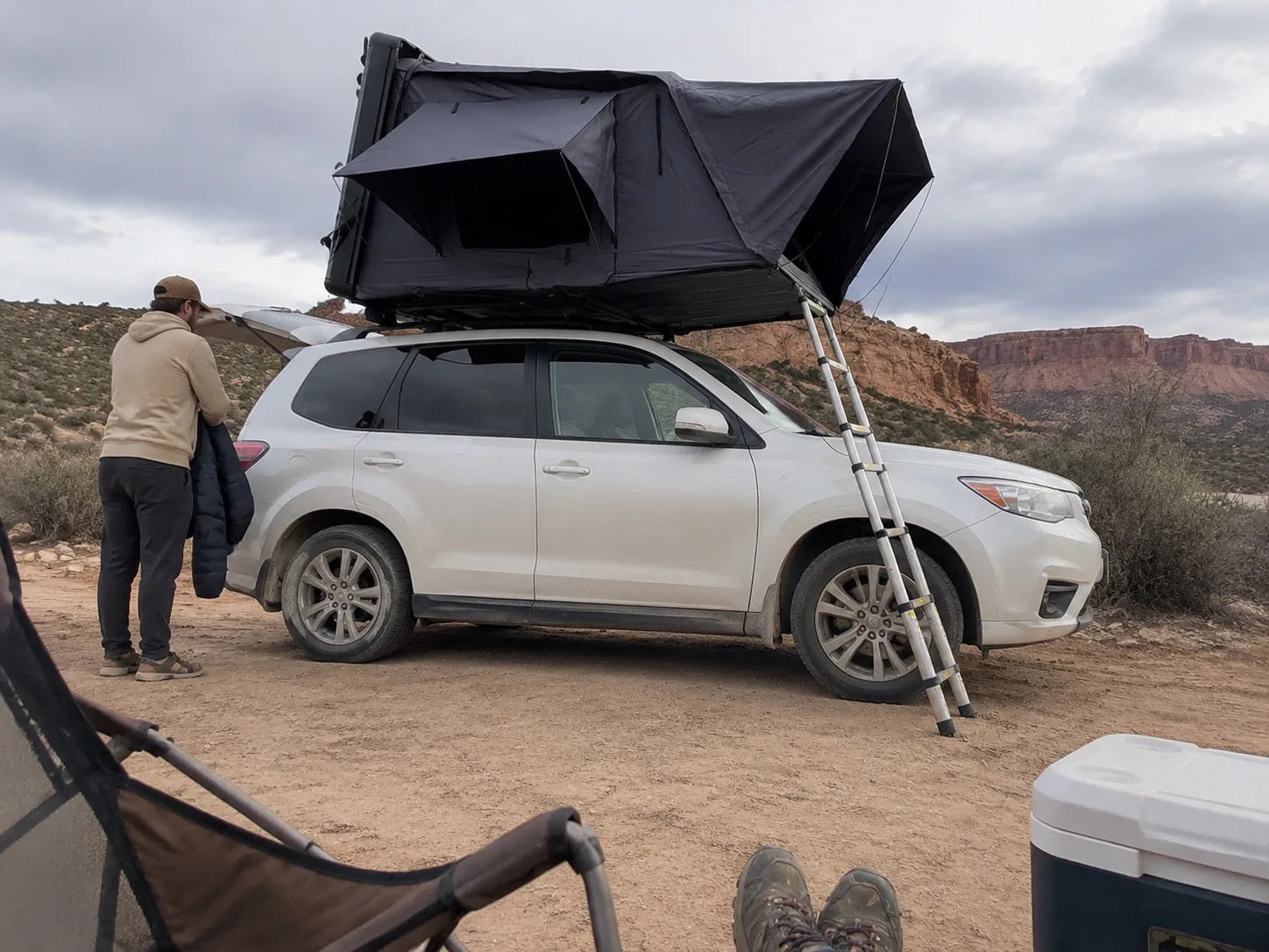TrailNest Panorama High-desert base camp overview AI scene concept